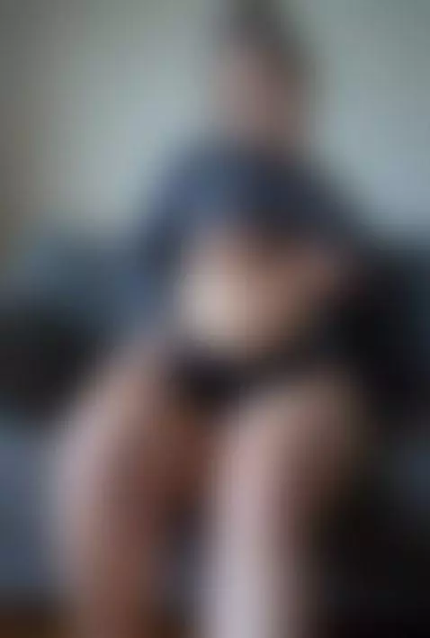 curvy, bustywoman, busty by sugarkhaos