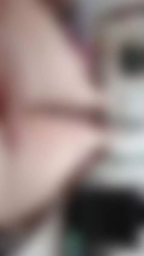 sola en casa by agatha-xxx69