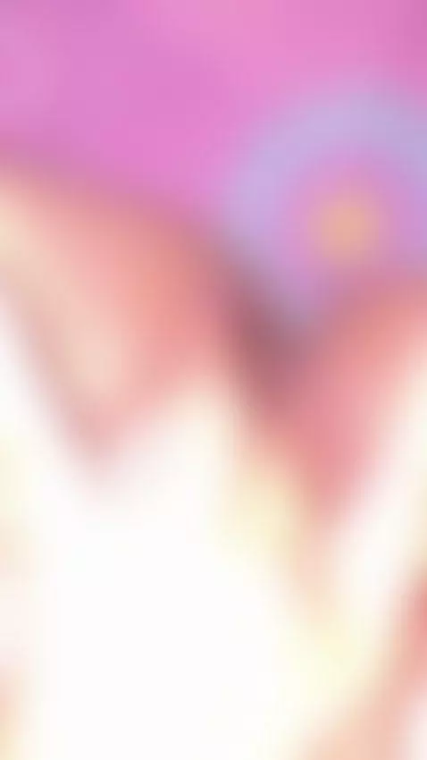 I'm alone in my house ... by emiliacollins