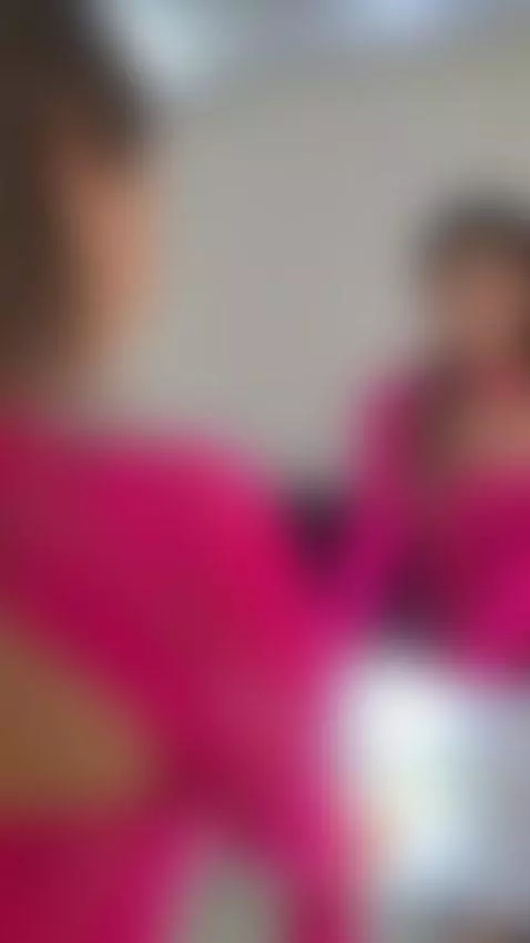 hot by emiliacollins