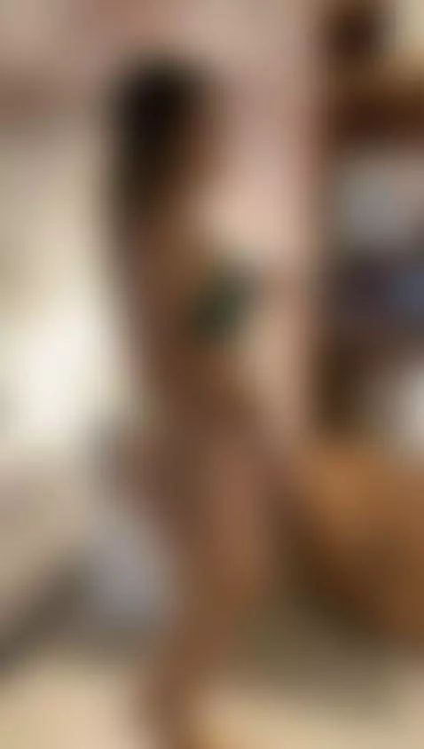 blonde hot by emiliacollins