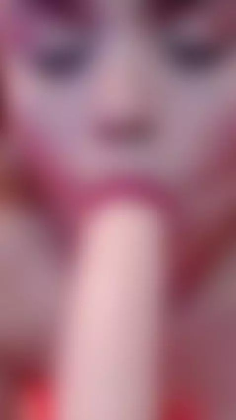 Just look at me ... and lose control by emiliacollins