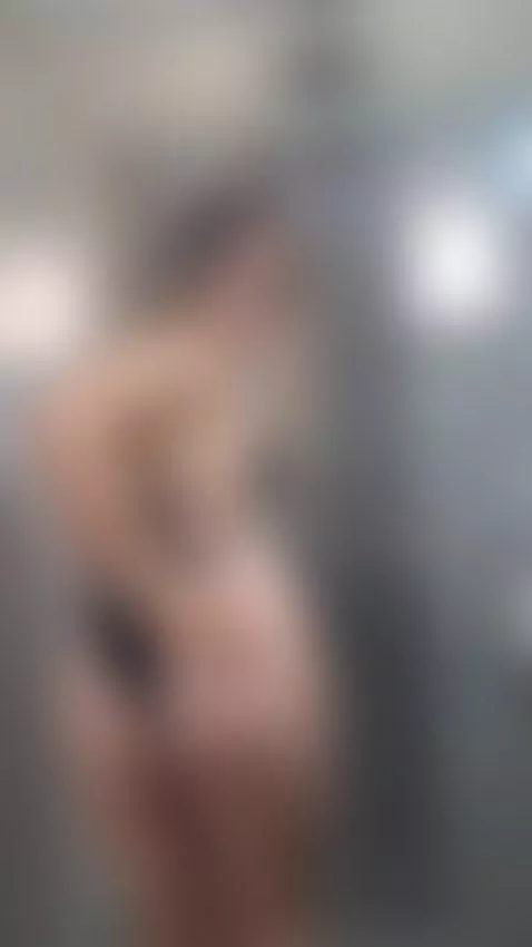 Little, perfect and full of curves that will make you lose y... by emiliacollins