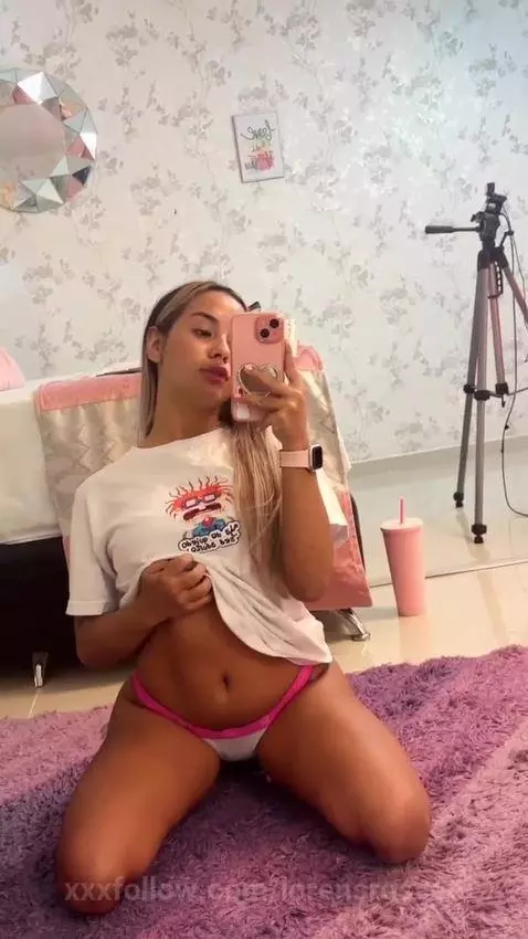 Today I drink a lot of water Mmm 💦 by lorensrossee