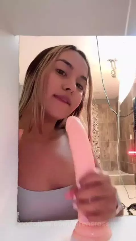 Now I'll fill her with saliva and put it in my mouth by lorensrossee