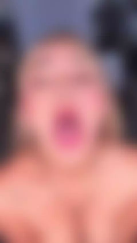 open mouth for your milk! by lorensrossee