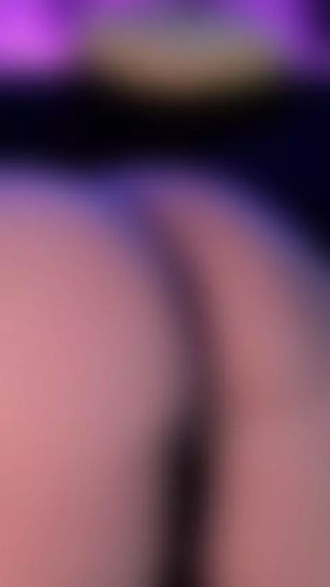 My bigass needs to be spanked by rousex97