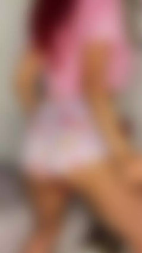 Shaking my butt a bit🍑😅 by milliefraga