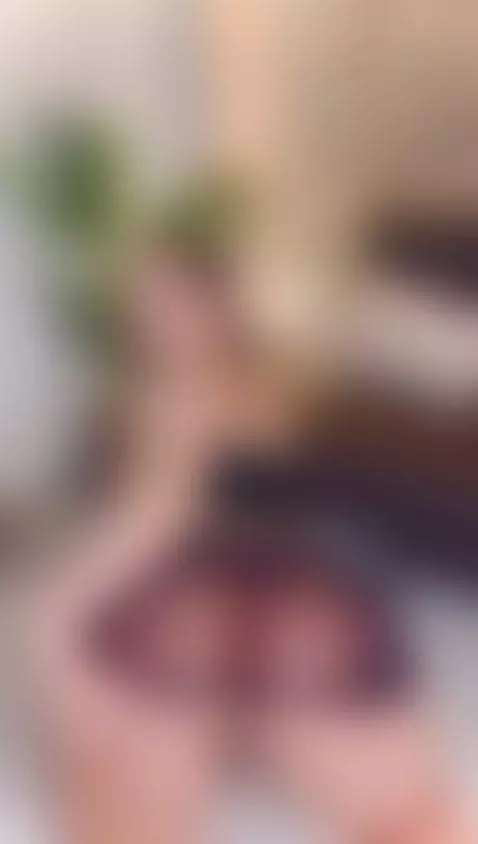 Give him Follow if you like the daring. 🔞 by isa-blanc