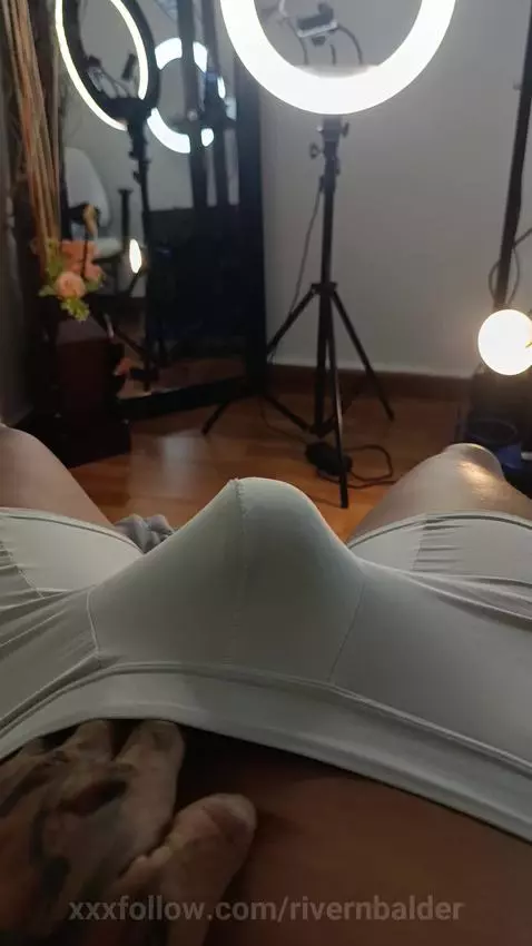 Mi mano no se detiene… ¿quieres ver cómo termina?
#VideoCali... by rivernbalder