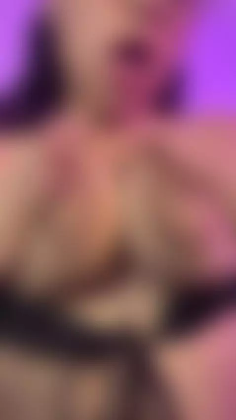 what would u put in the middle?😏 by kitty-lu