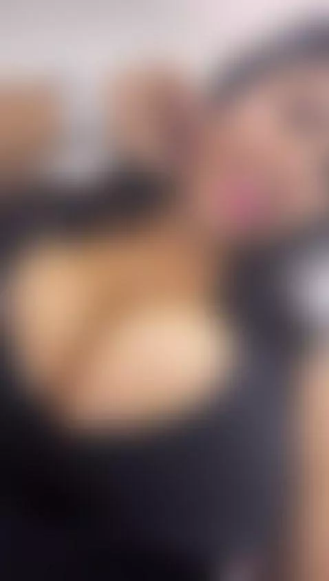 Hypnotize yourself with my big tits by camipipper