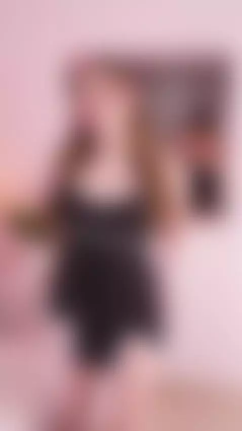 Do you see my ass? 🔥🍑 by milkyy-mia