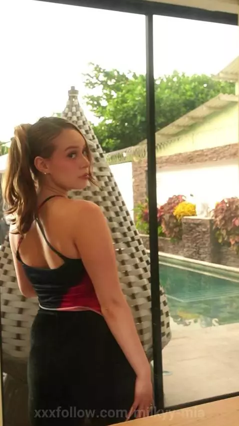 Write a compliment that makes me smile 🥰 by milkyy-mia