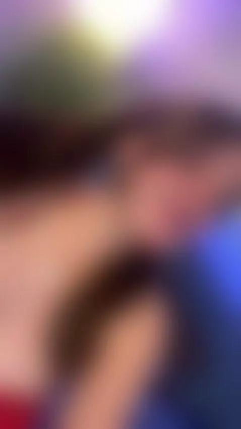 kiss, redlingerie, belly by mia-somer