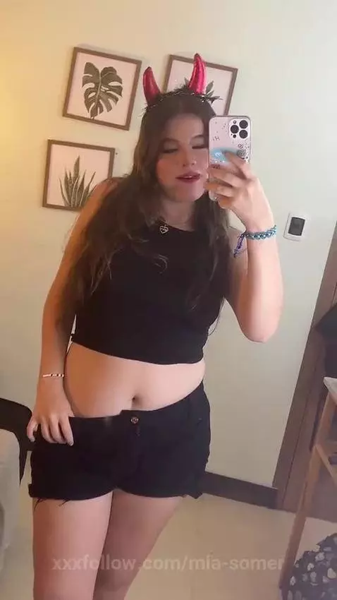 curvy, legs, whitegirl by mia-somer