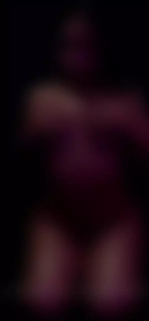 Ven y disfruta de mi cuerpo ardiente, que es para ti.  / Com... by ashleycampbell