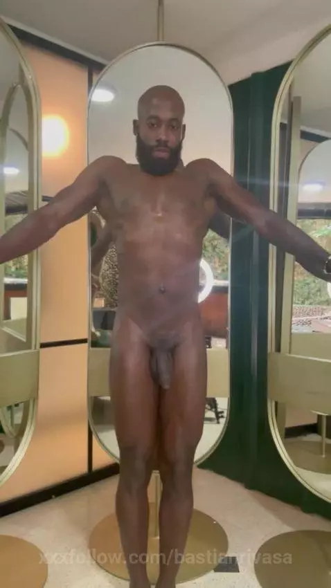 Flexing the body by bastianrivasa