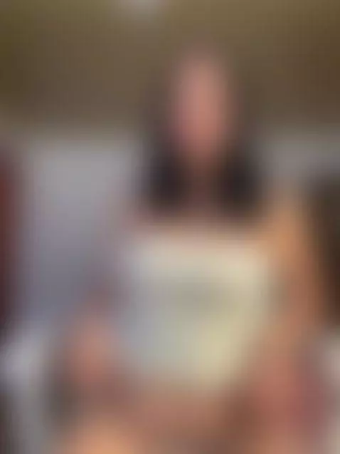 Imagine my hands tracing your skin right now... come in🔥 by renaxi-smith