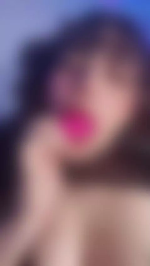 "Give him Follow and don't miss my follies 🔥" https://es.cha... by sweetrosi