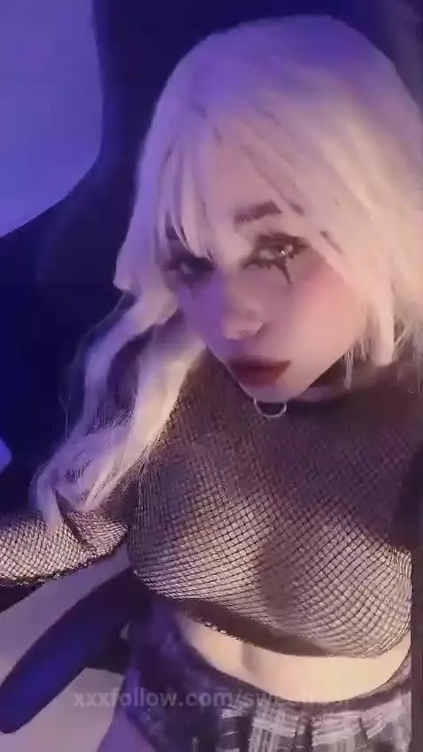 follow me and leave your comment 🔥. by sweetrosi