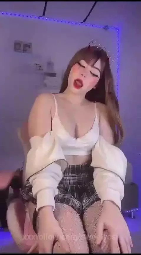 go go go on linee do you like to see my tits? https://chatur... by sweetrosi