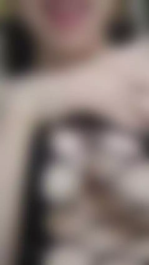 I love how it vibrates against my skin by oliviaclarck