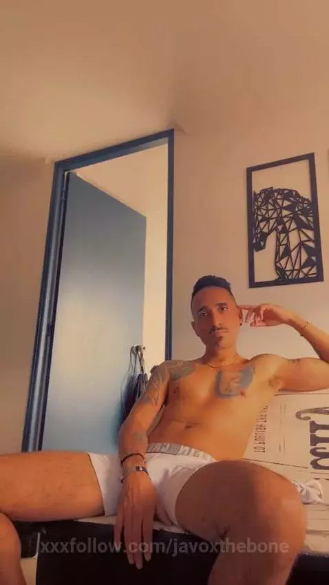 alone by javoxthebone