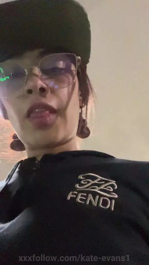 Watching me sweat turns you on? Just imagine how wet I’d get... by kate-evans1