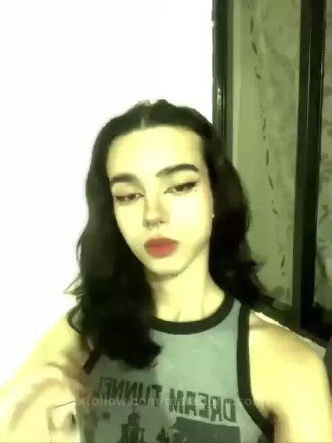 Come and kiss me passionately, my mouth desires you by mattthompsonn