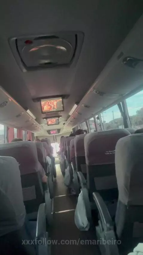 que rico es chuparlo en publico me hace mojar demasiado by emaribeiro