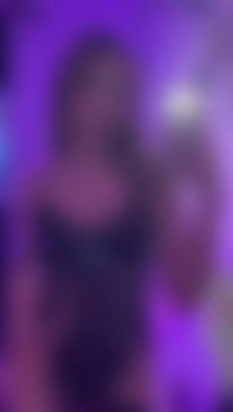 Your sexy hot girl by alahiamoore