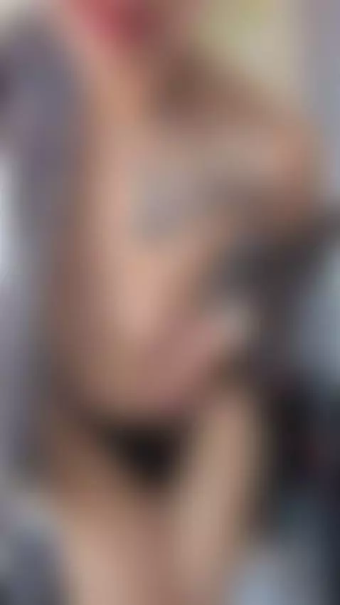 Golden hour glow. online now on cb by vallegrateful