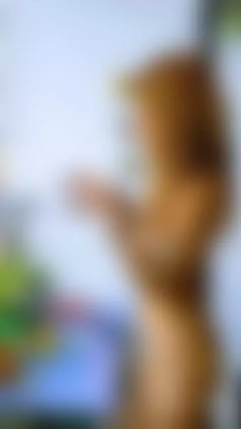 let everyone see me by vallegrateful