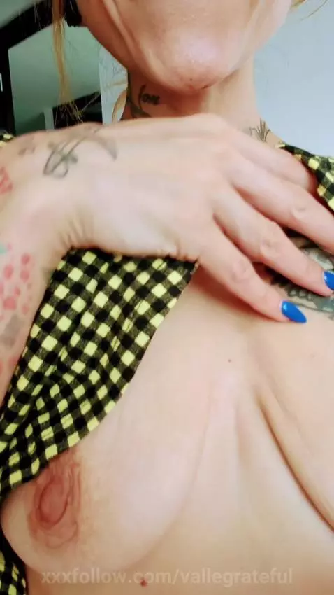 babes im online rn over at cb come o my stream by vallegrateful