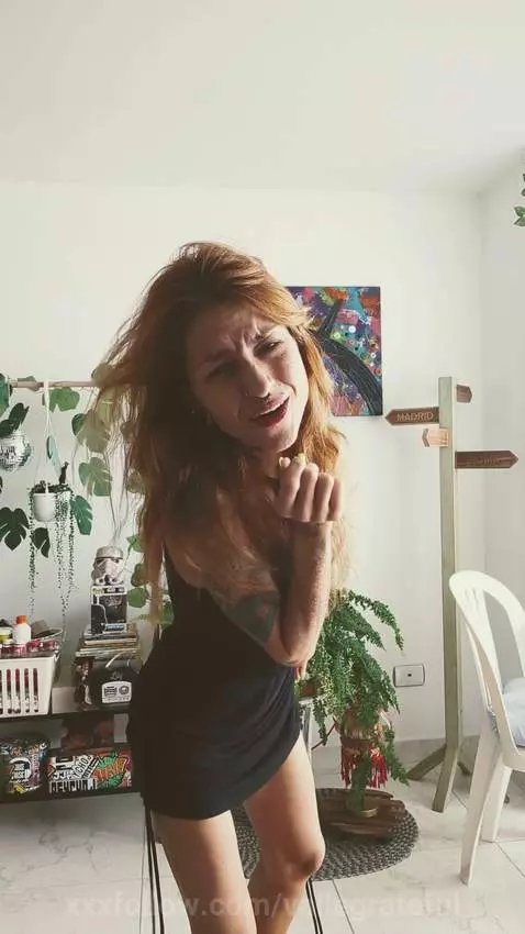 Catch me live every day from 11AM to 7PM (GMT-5) 💻
Mornings ... by vallegrateful