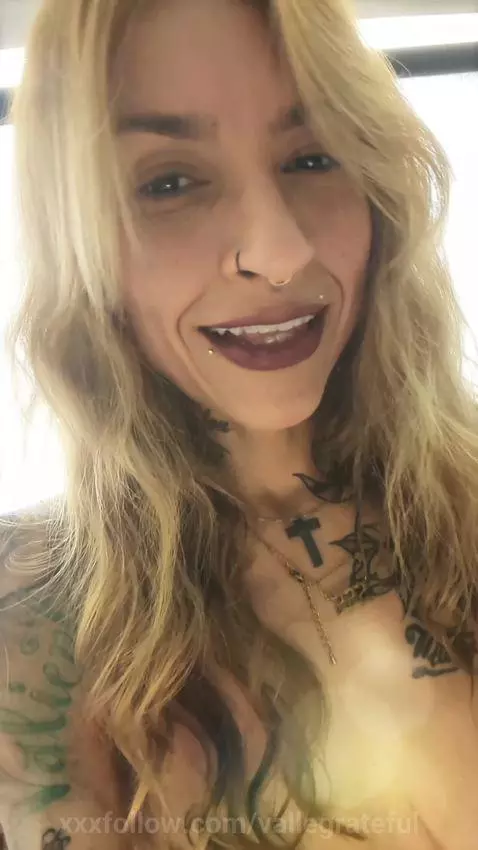 Live today from 11AM to 7PM (GMT-5) 💻💋
Come watch me play, t... by vallegrateful