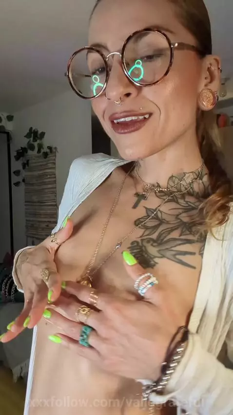 Not logging in today, babe…
But don’t think I’ve forgotten a... by vallegrateful