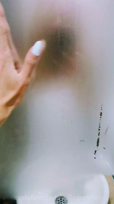 I’m live right now until 7PM (GMT-5) 😘💋
Come join me, I’m wa... by vallegrateful