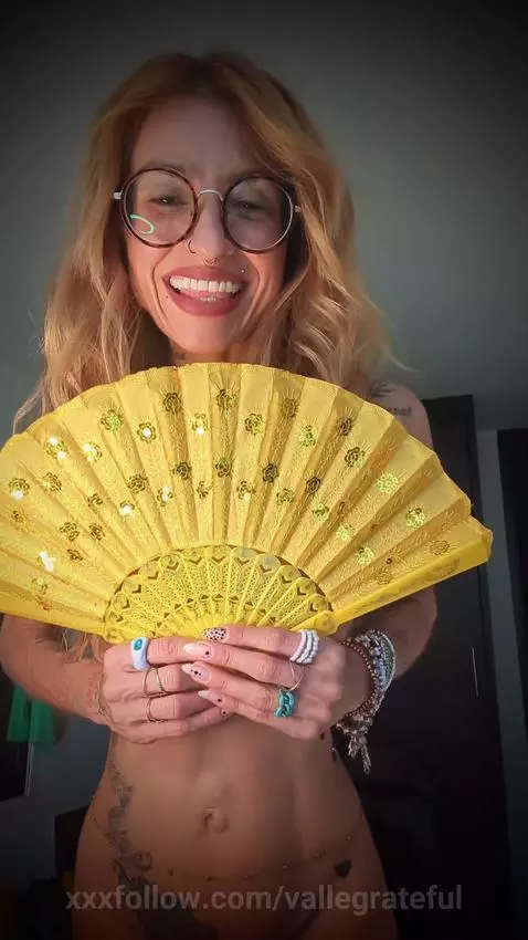 Hiding a little, showing a lot 😘💛
Guess what’s waiting behin... by vallegrateful