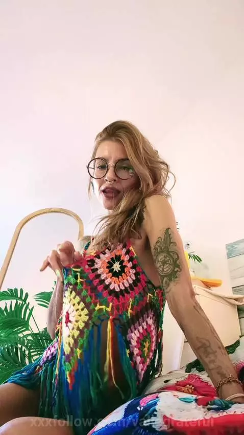 My body drinks the sun like it’s your touch… do you like how... by vallegrateful