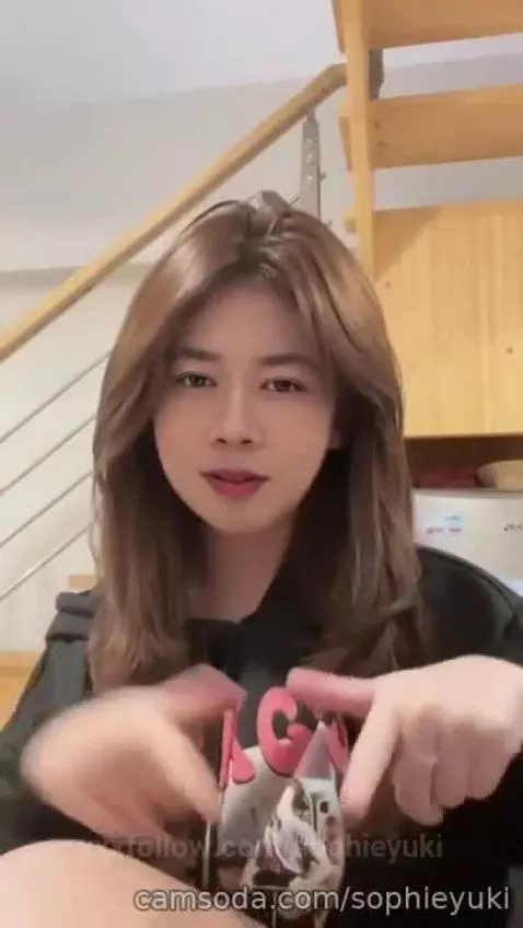 Intro of me by sophieyuki