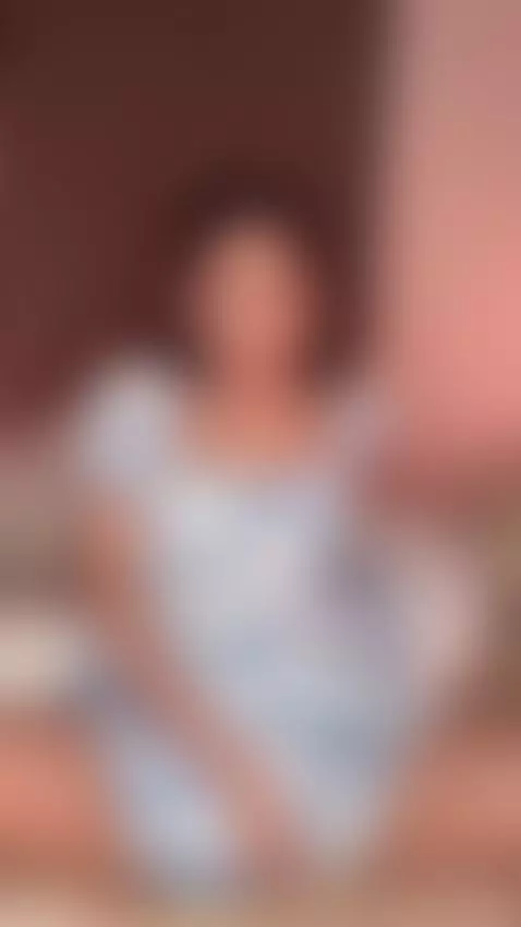 come my socials 
https://fans.ly/sophieyuki/t1
https://onlyf... by sophieyuki