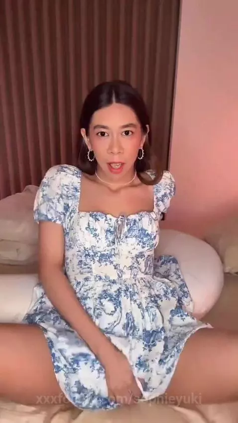 come my socials 
https://fans.ly/sophieyuki/t1
https://onlyf... by sophieyuki