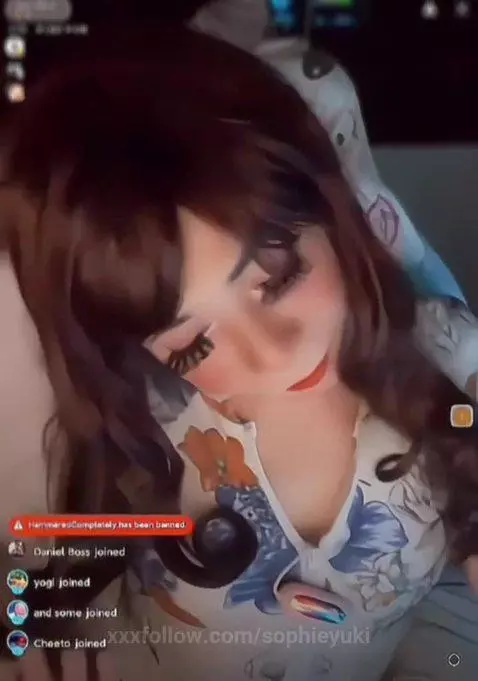 hi come follow me @sophieyuki by sophieyuki