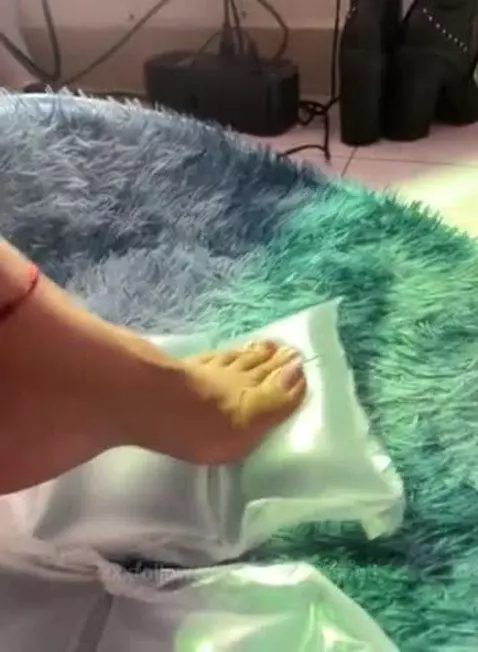 delicius Feet of sabrina Spell by sabrina-spell