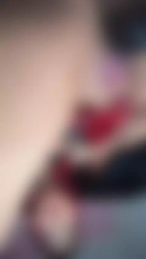 I'm online right now, join me and get me wet. by parisfox