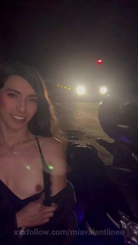 Oopsss, i think they saw me 😏🙈🔥 by miavalentiinee