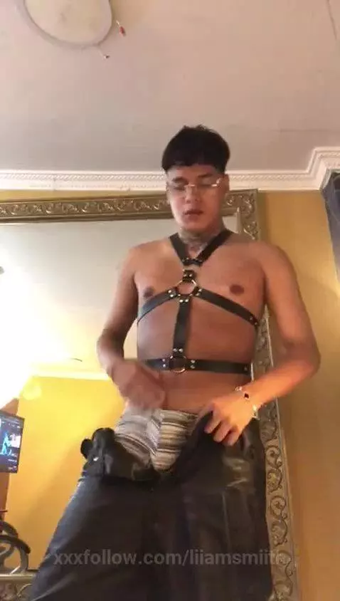 Breath that ignites the skin. by liiamsmiith