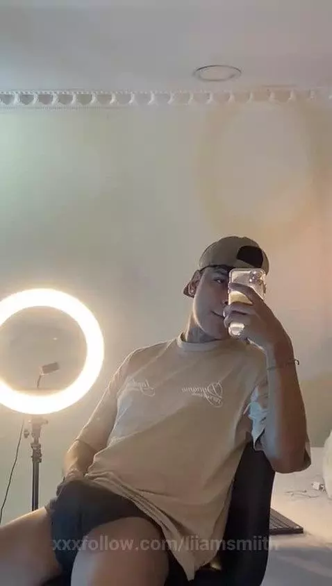 Hot sexy boy and with a big and hard cock by liiamsmiith